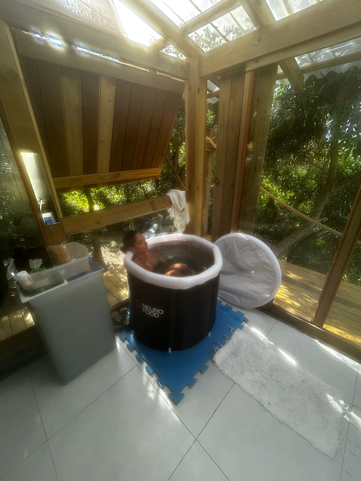 Espaço de imersão em água fria — cold plunge